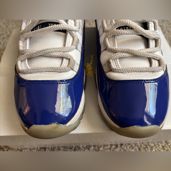 Authentic Air Jordan 11 Sketch Lows - Picture 10 of 10